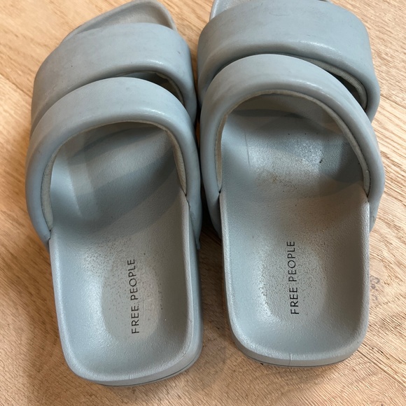 Free People slides - Picture 3 of 3